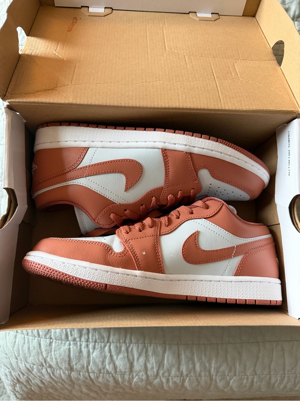 Jordan Low-Top Sneakers Women’s 9.5